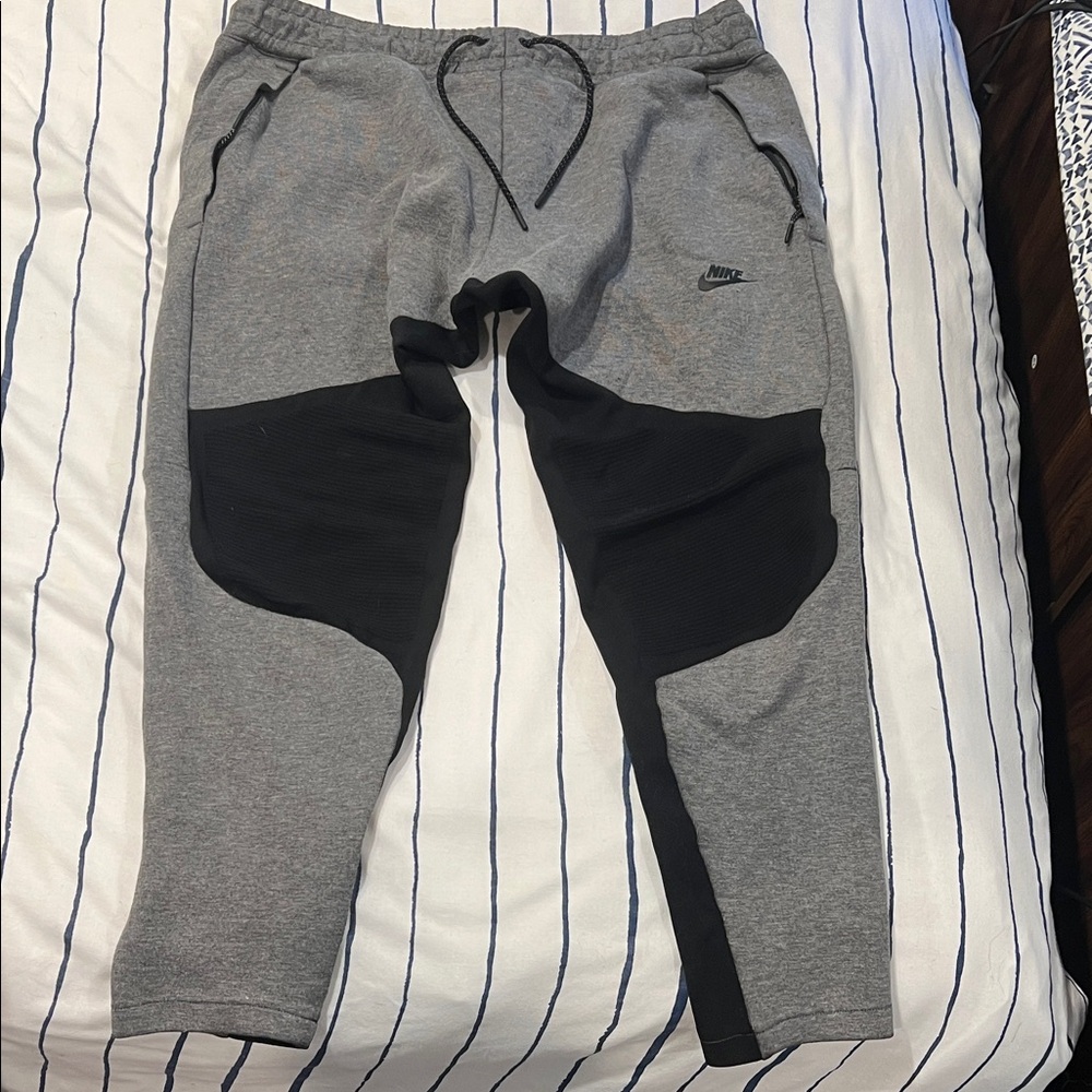 Nike Two-Tone Gray and Black Sweatpants